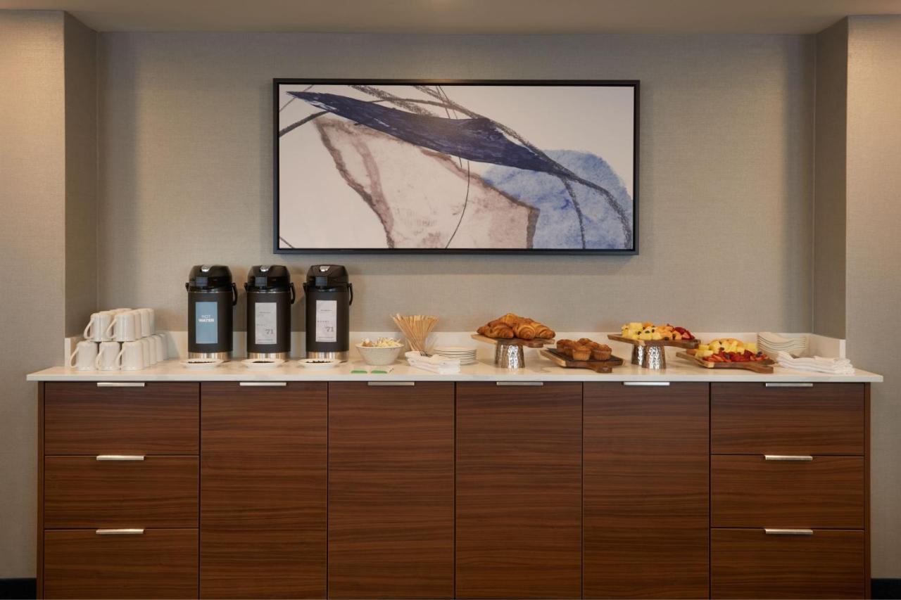 מלון Courtyard By Marriott קיטצ'נר מראה חיצוני תמונה