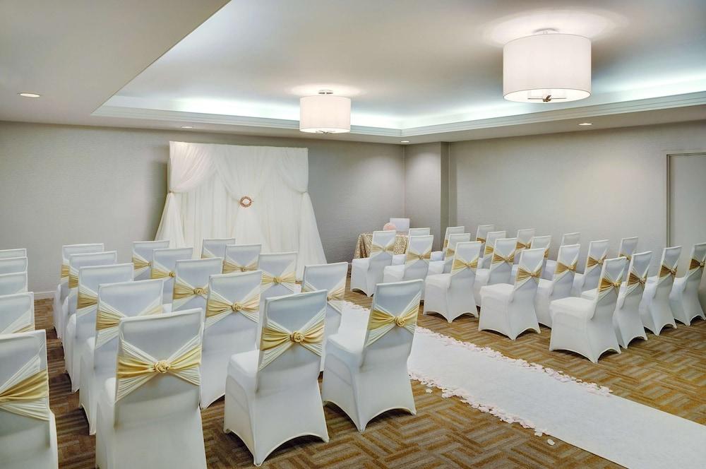 מלון Courtyard By Marriott קיטצ'נר מראה חיצוני תמונה