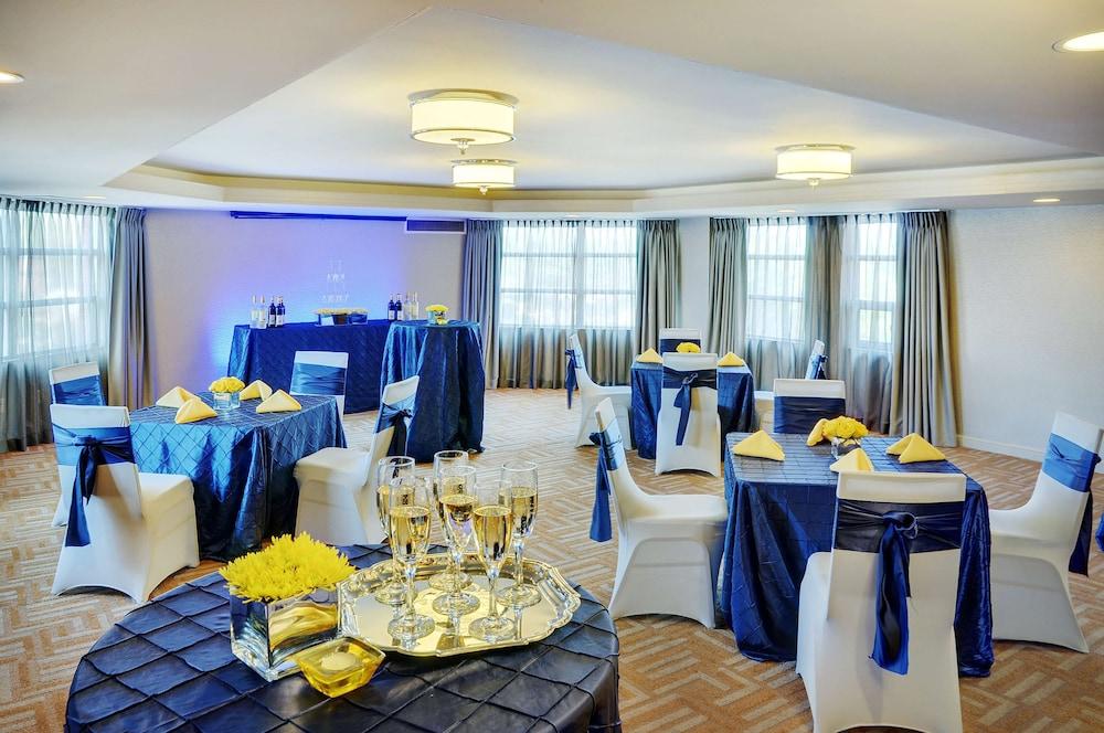 מלון Courtyard By Marriott קיטצ'נר מראה חיצוני תמונה