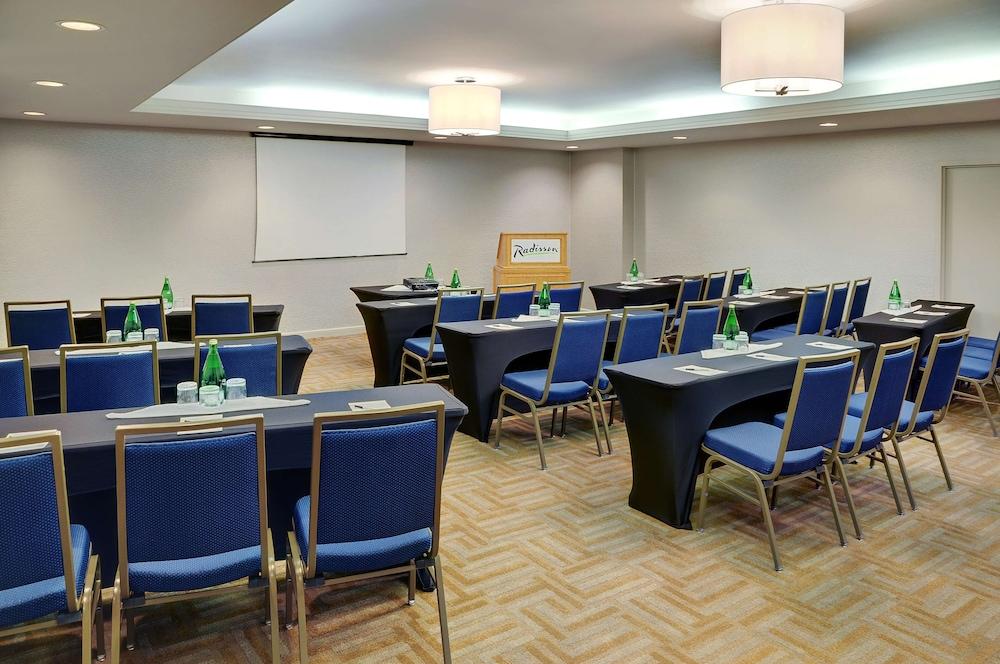 מלון Courtyard By Marriott קיטצ'נר מראה חיצוני תמונה